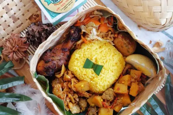 Lauk Pauk Pendamping Nasi Kuning