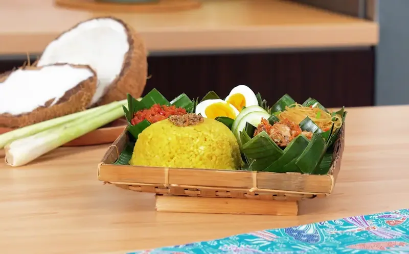 Nasi Kuning Rempah Tradisional