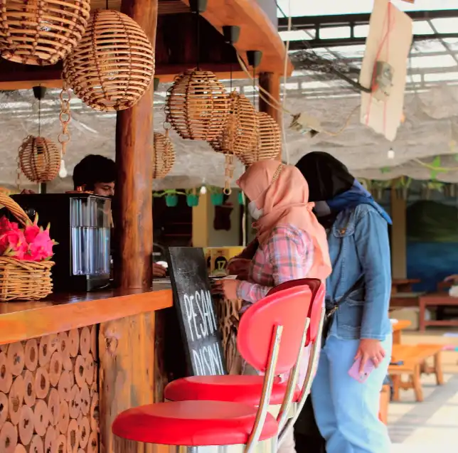 Apakah Reservasi Cafe Lewat WA Bayar