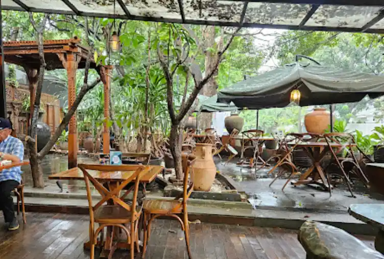 Six Ounces Coffee Restoran Outdoor di Jakarta